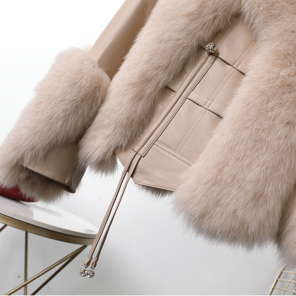 Fox fur Large fur collar Women's winter clothes keep warm Sheepskin coat White duck down included