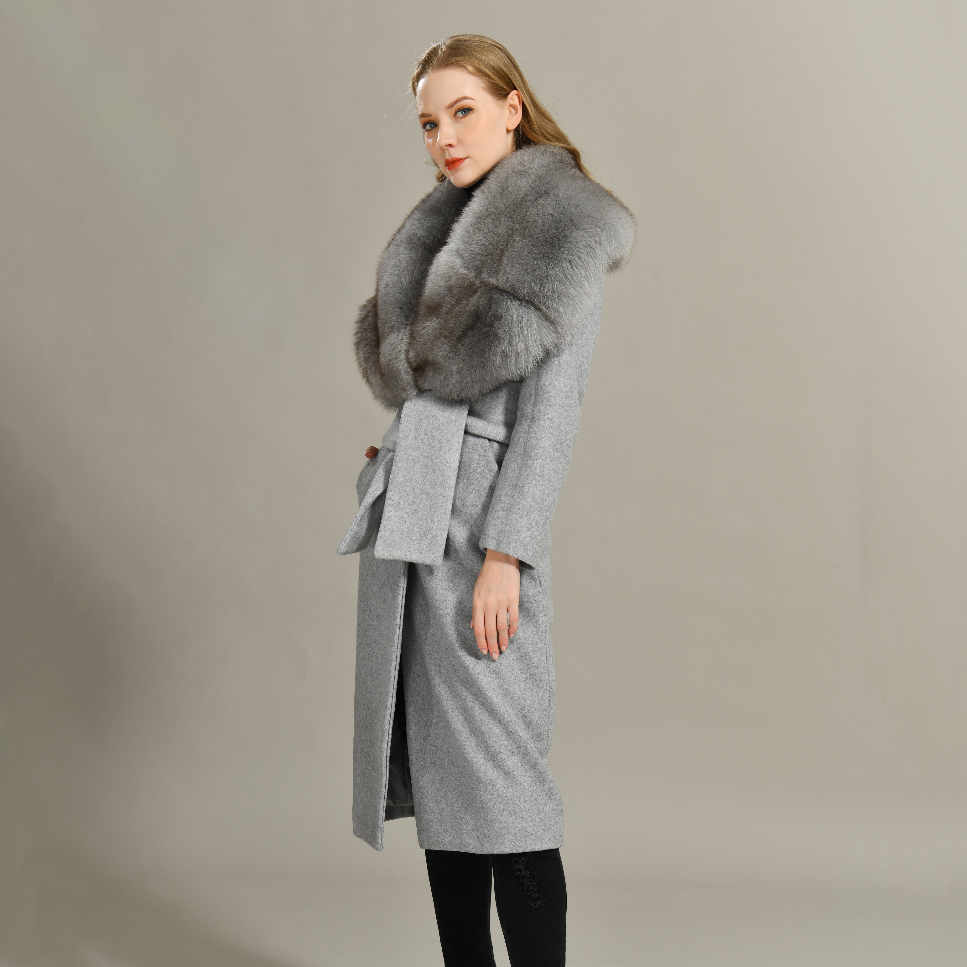 Ladies Hand Stitched Woolen Jacket Cashmere Winter Long Coat Genuine Fluffy Fox Fur Collar Woolen Co