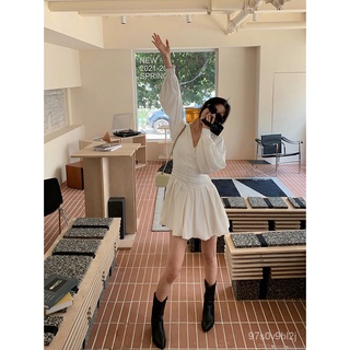 Left women's high waist long-sleeved short skirt French A-line skirt 2022 autumn new waist V-neck dr