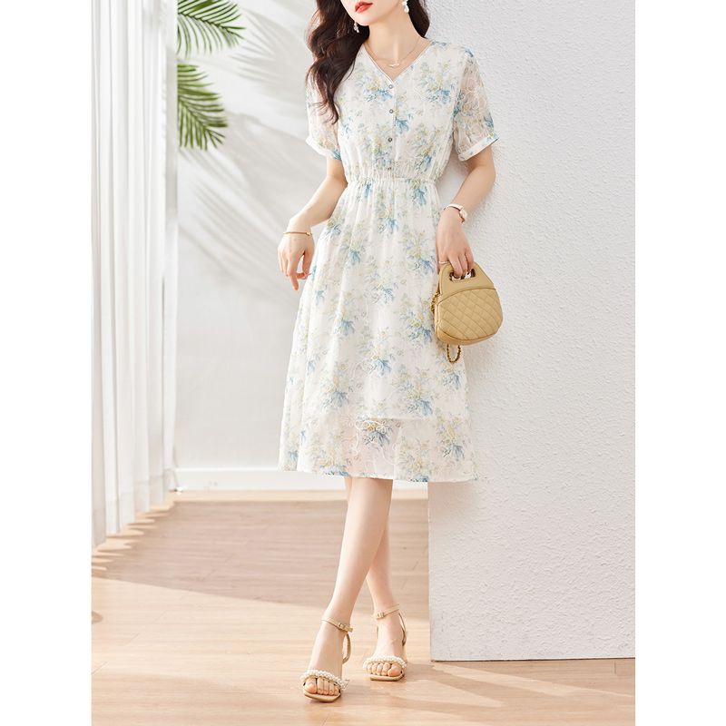 The Vatican and tendril tea French v-neck broken beautiful dress temperament wom