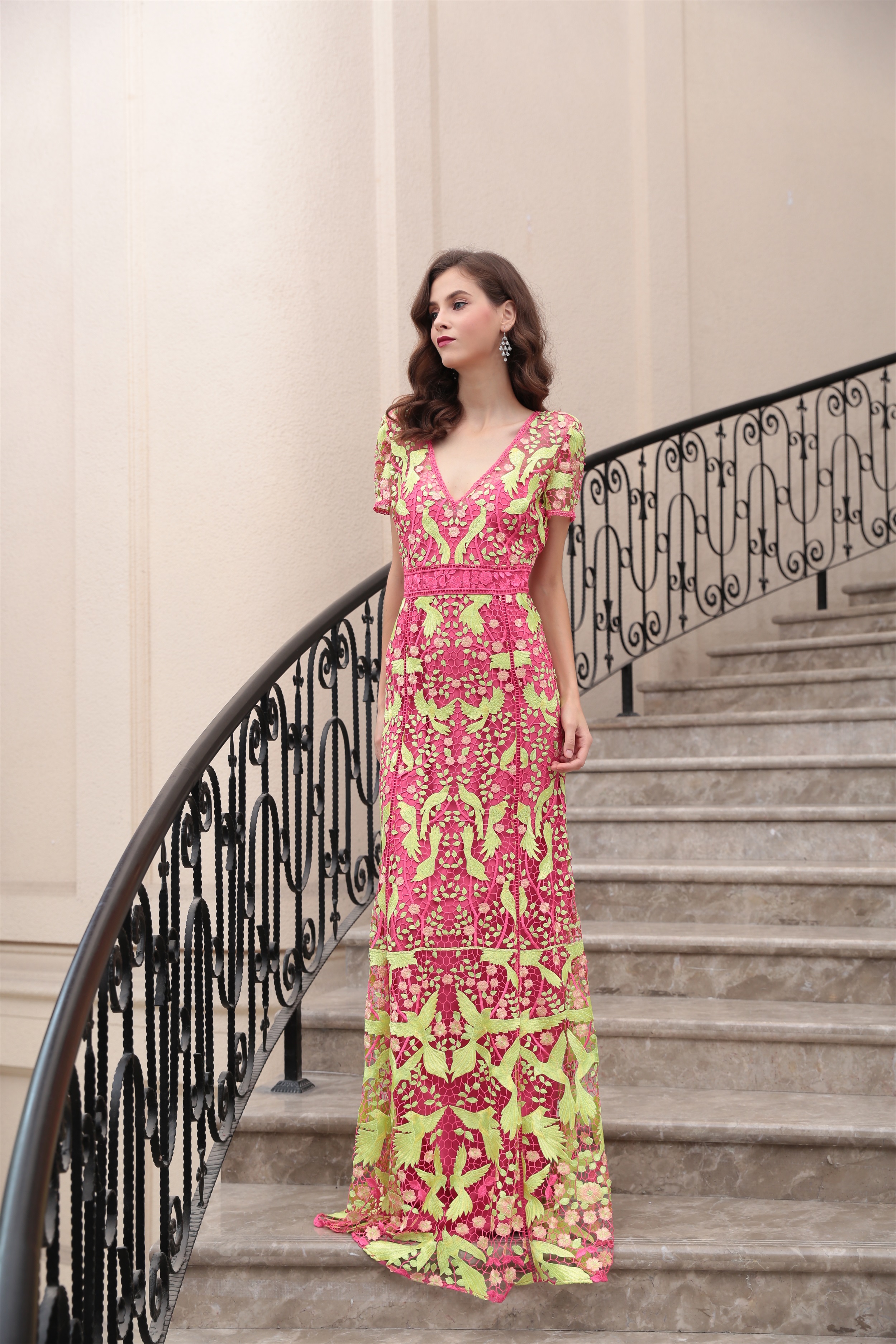 Guangzhou manufacturers direct embroidery evening dress V neck dress formal dress