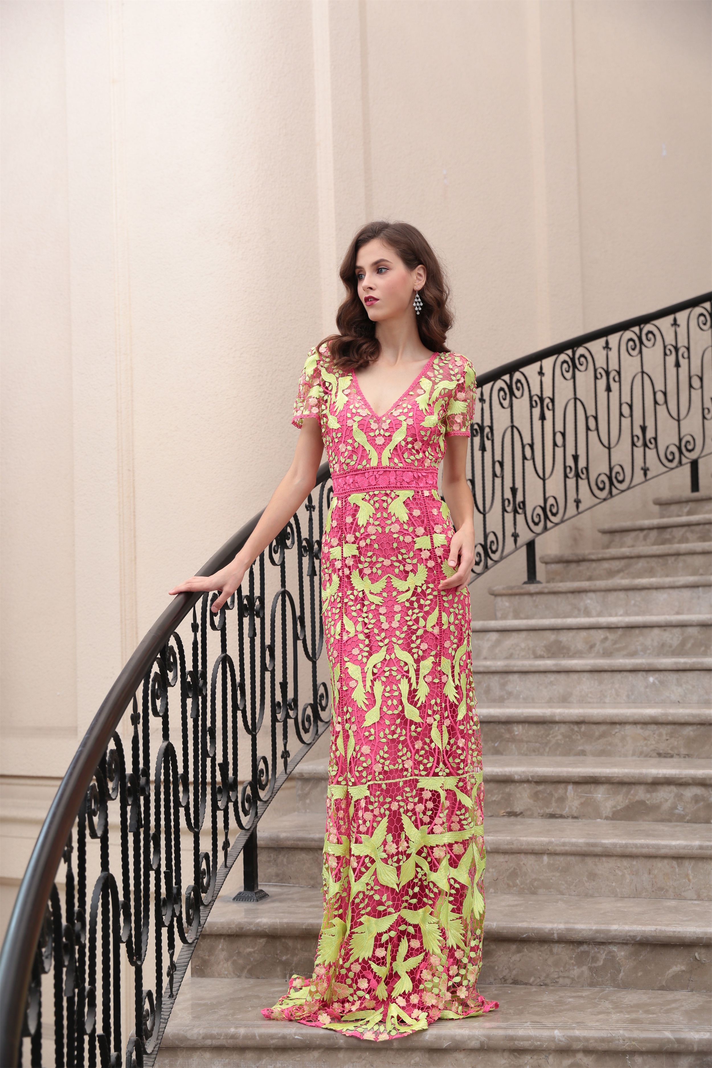 Guangzhou manufacturers direct embroidery evening dress V neck dress formal dress