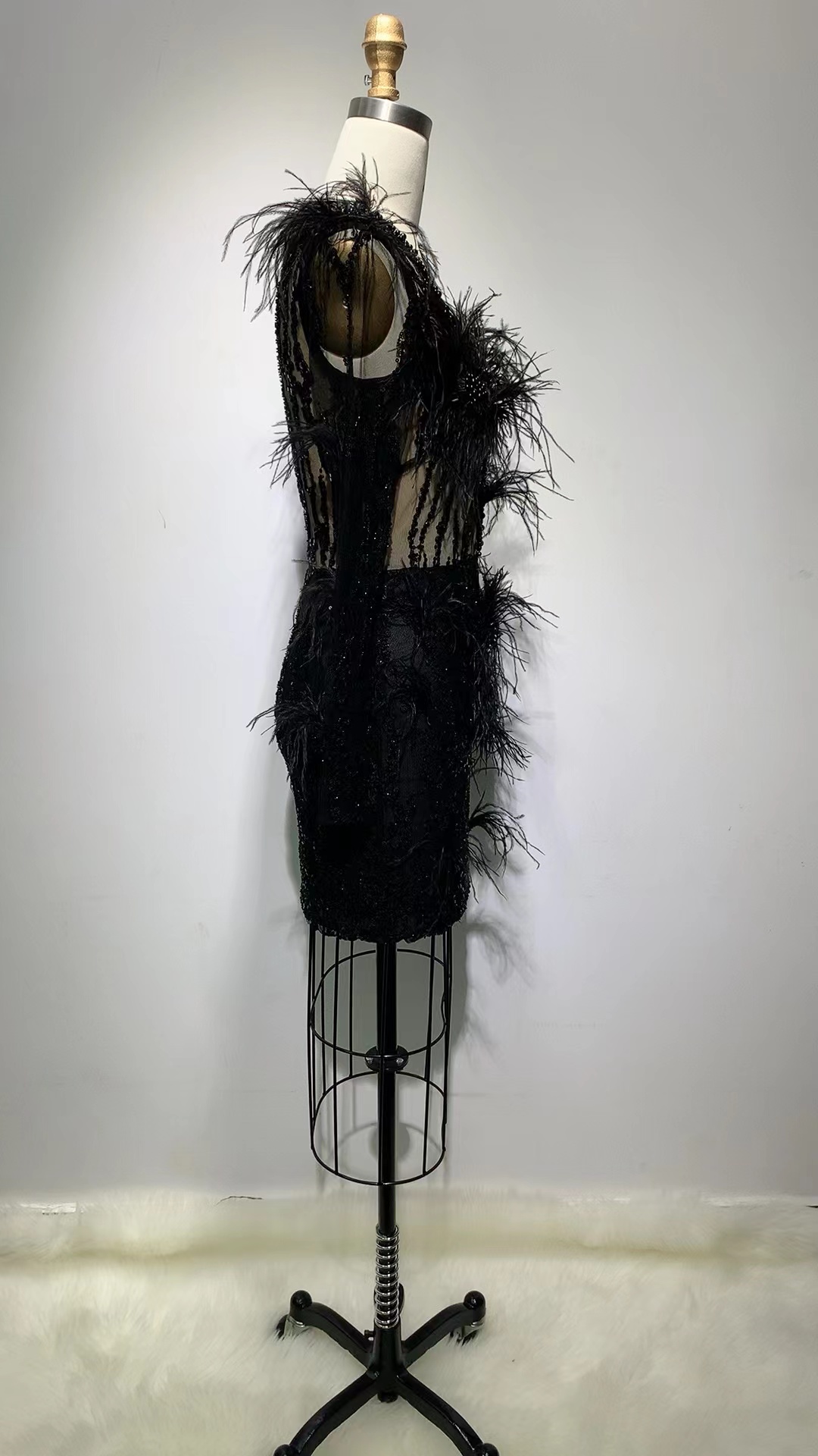 ED2166 Custom High Quality Embroidery Lace Sequin Beading Black Evening Dress With Feathers Gowns Fo