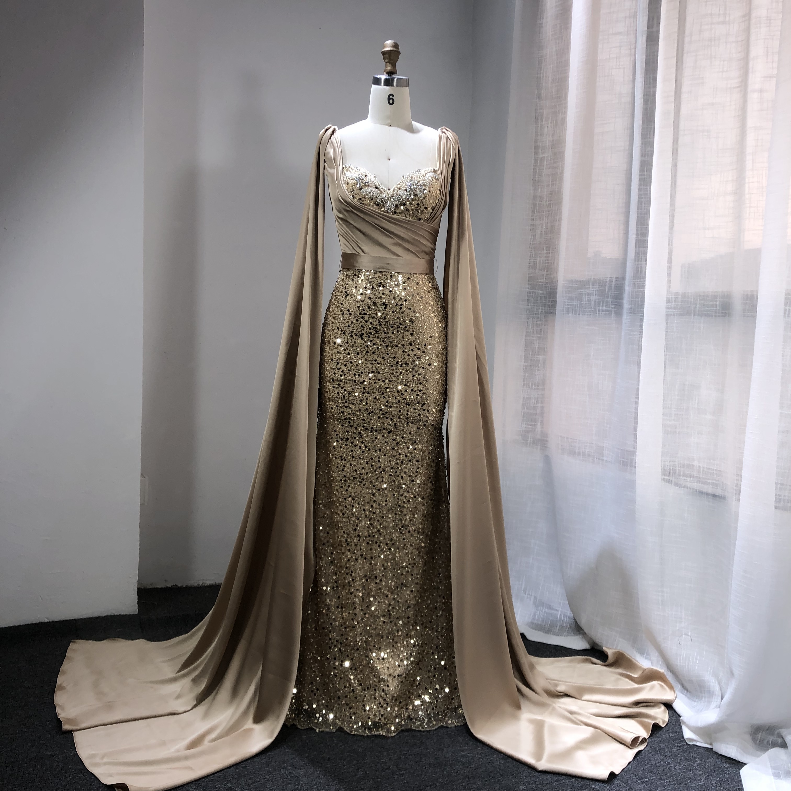 2021 Long Sleeves Mermaid Evening Dresses Long Satin Party Gowns Beading Elegant Evening Dresses For