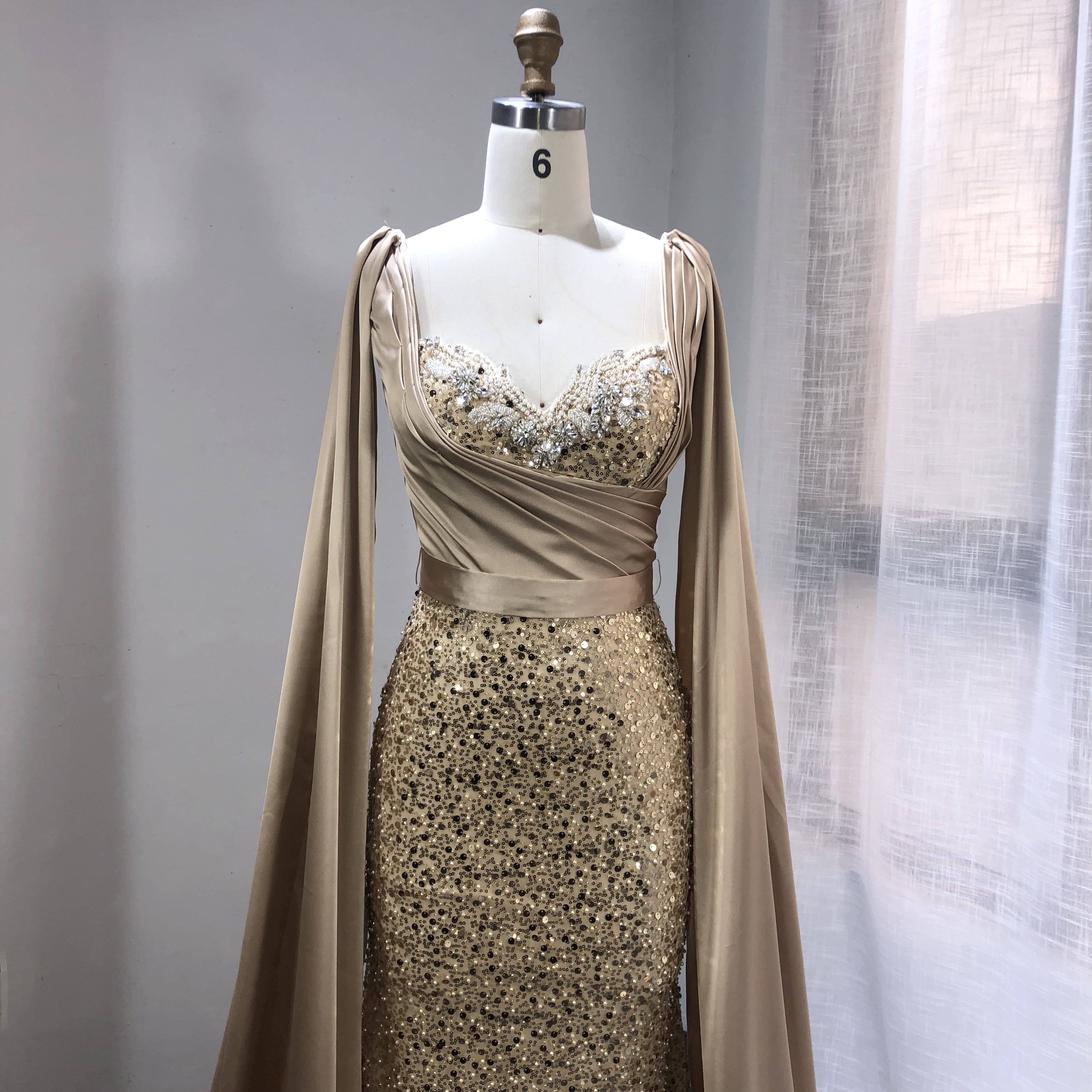 2021 Long Sleeves Mermaid Evening Dresses Long Satin Party Gowns Beading Elegant Evening Dresses For