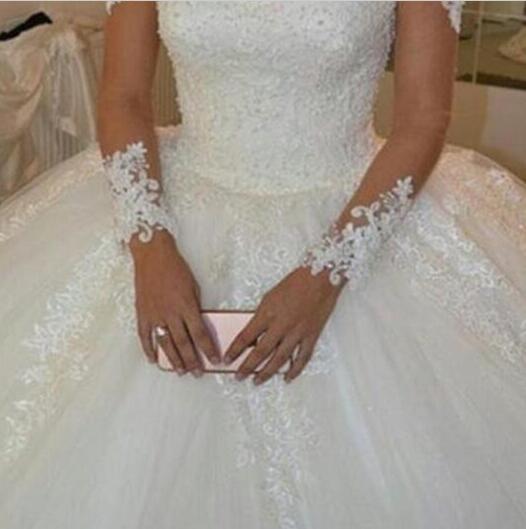 Muslim appliqued beaded lace Puffy ball gown cheap customized white ivory long sleeve wedding dress 
