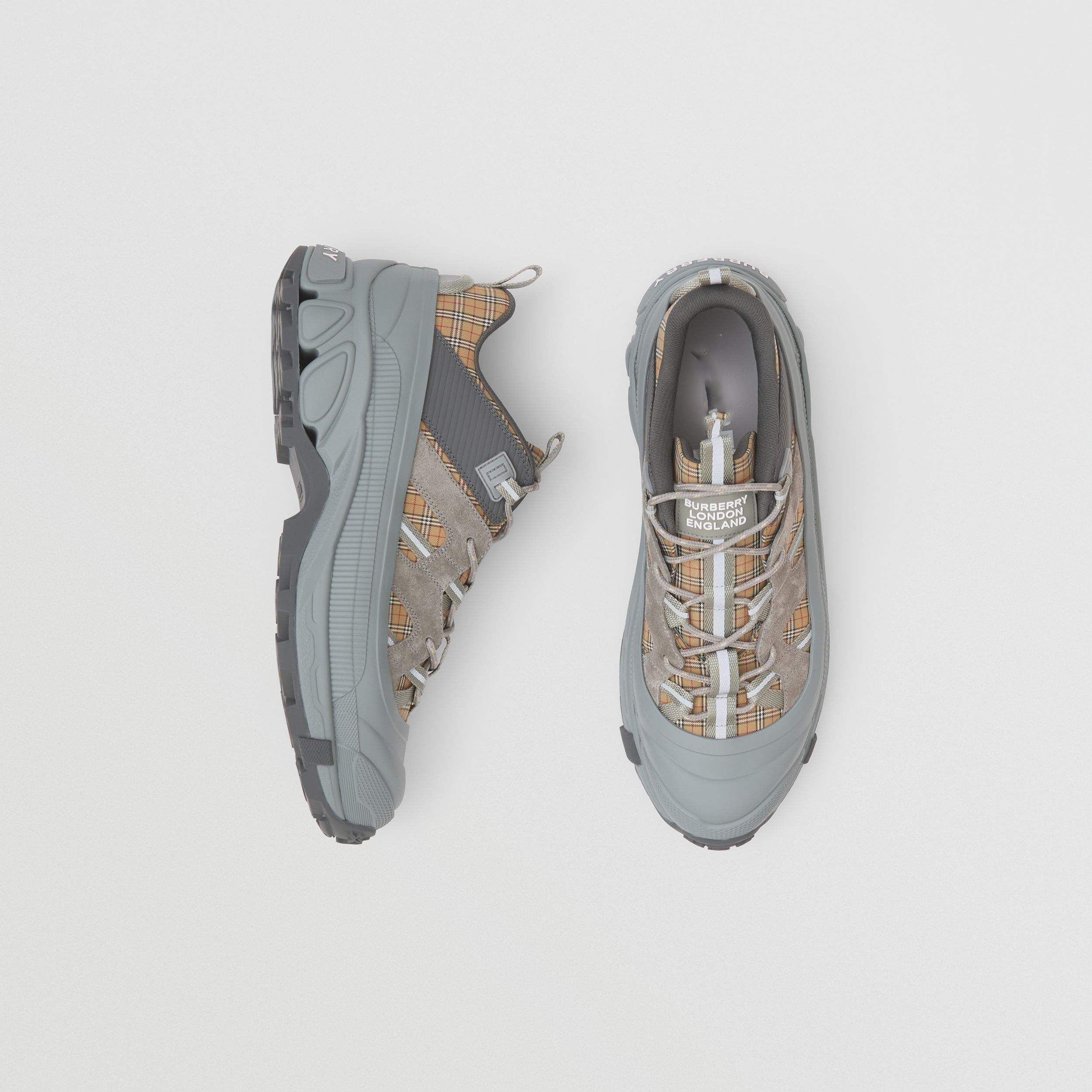 2022 spring Check pattern leather and suede sneakers women and men casual shoes