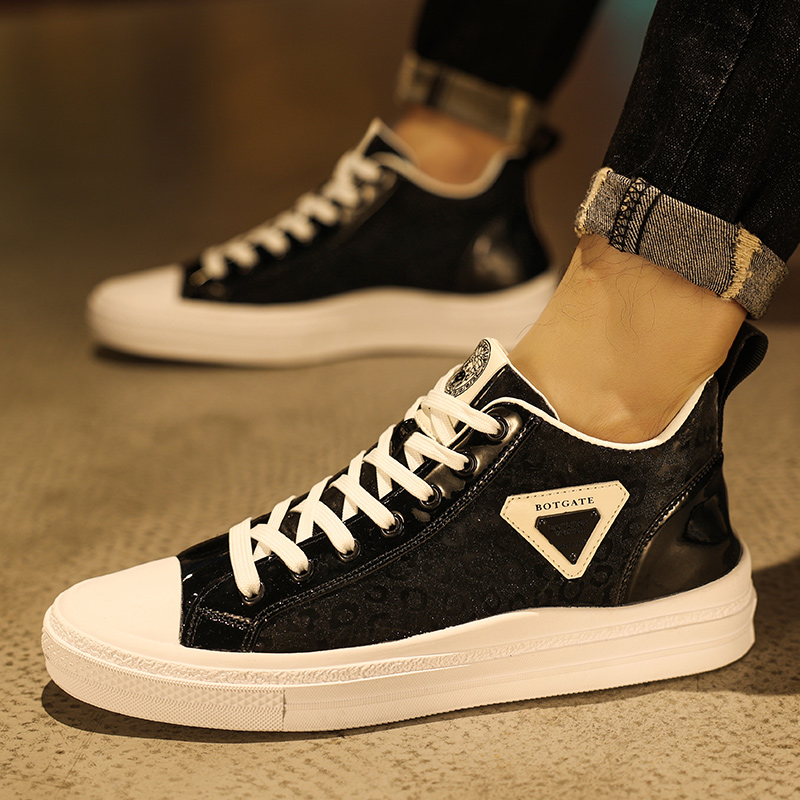 Men's wholesale new walking shoes fashionable and comfortable high-top luxury casual shoes 2022 tren