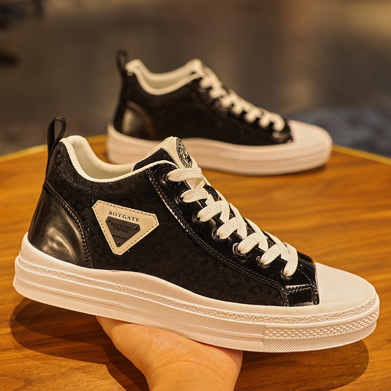 Men's wholesale new walking shoes fashionable and comfortable high-top luxury casual shoes 2022 tren