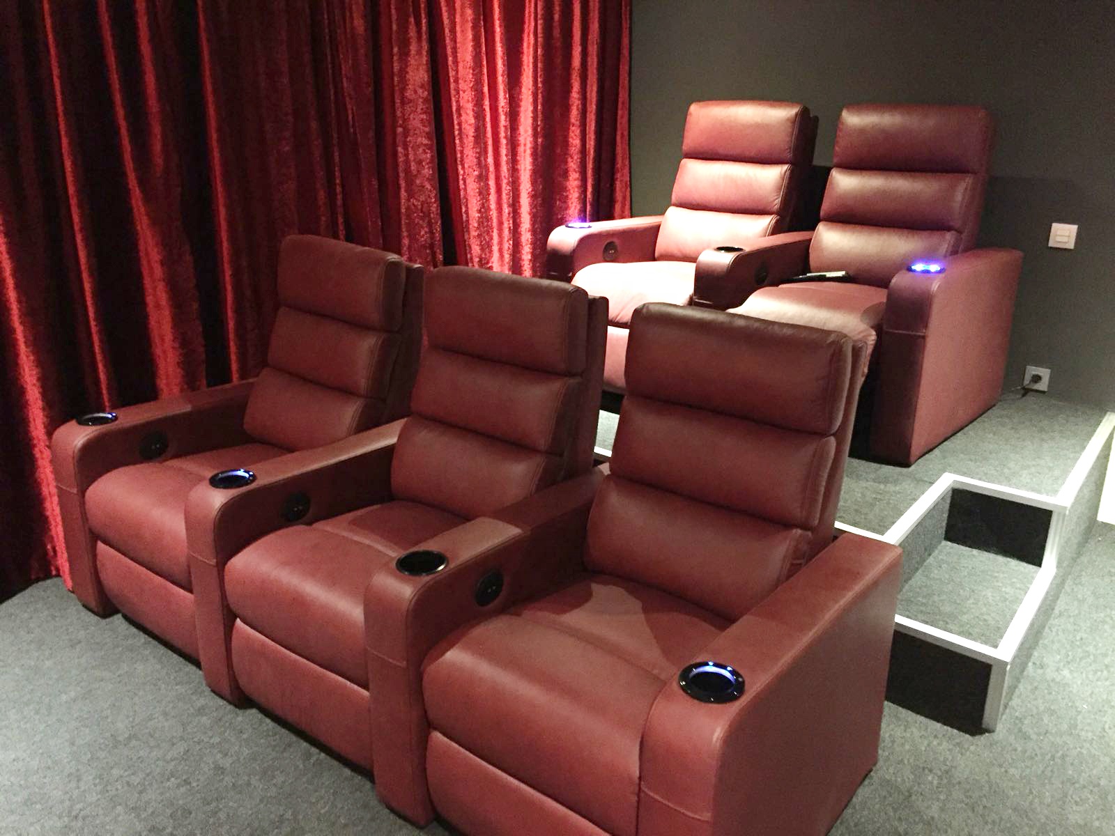 Usit UV 821A cinema chairs theater power recliner sofa home theater furniture