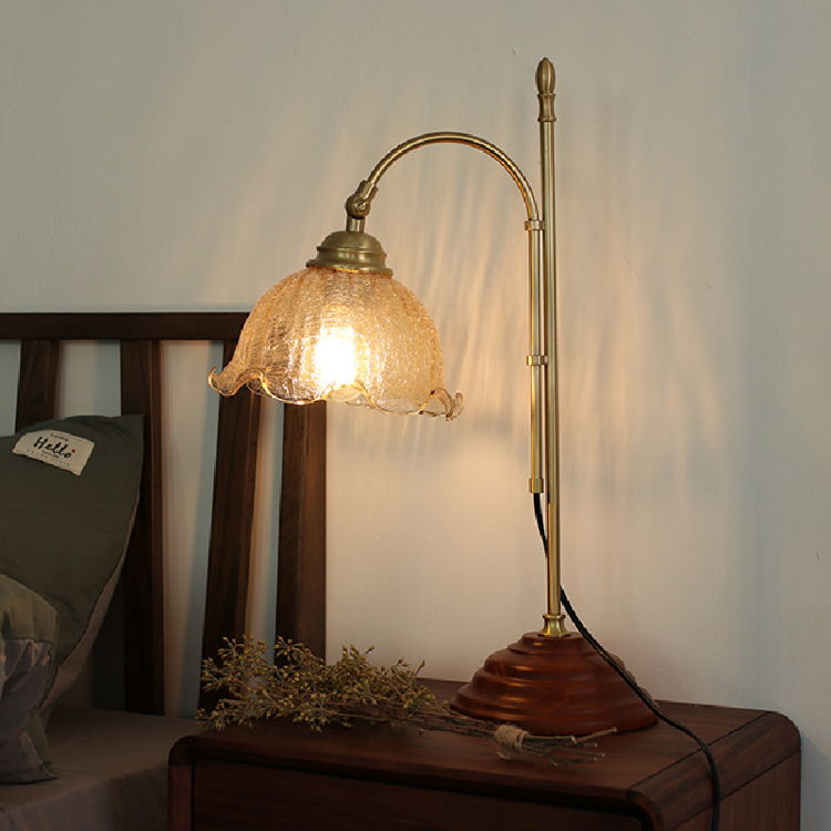 Retro European Style Bed Lamp Bedroom Lampara Europea De Mesa Elegant Mid Century Table Lamp