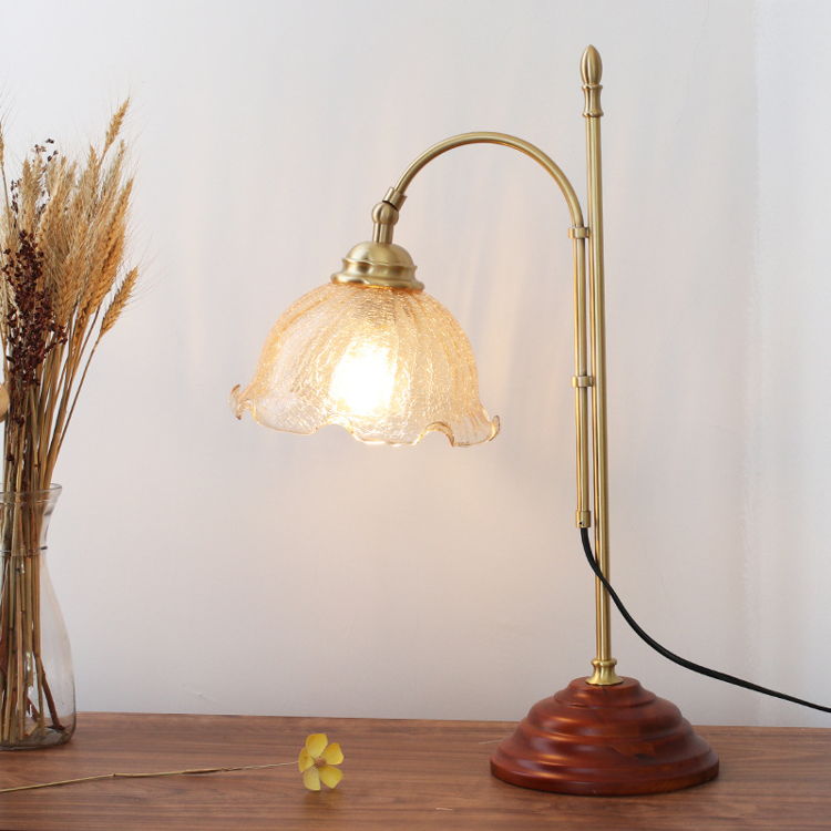 Retro European Style Bed Lamp Bedroom Lampara Europea De Mesa Elegant Mid Century Table Lamp