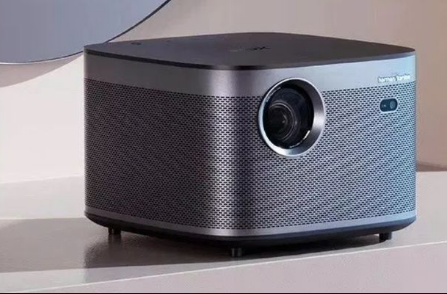 XGIMI H3 full HD 1080P smart projector  with 1900 ANSI lumens  3D small portable wall home theater p