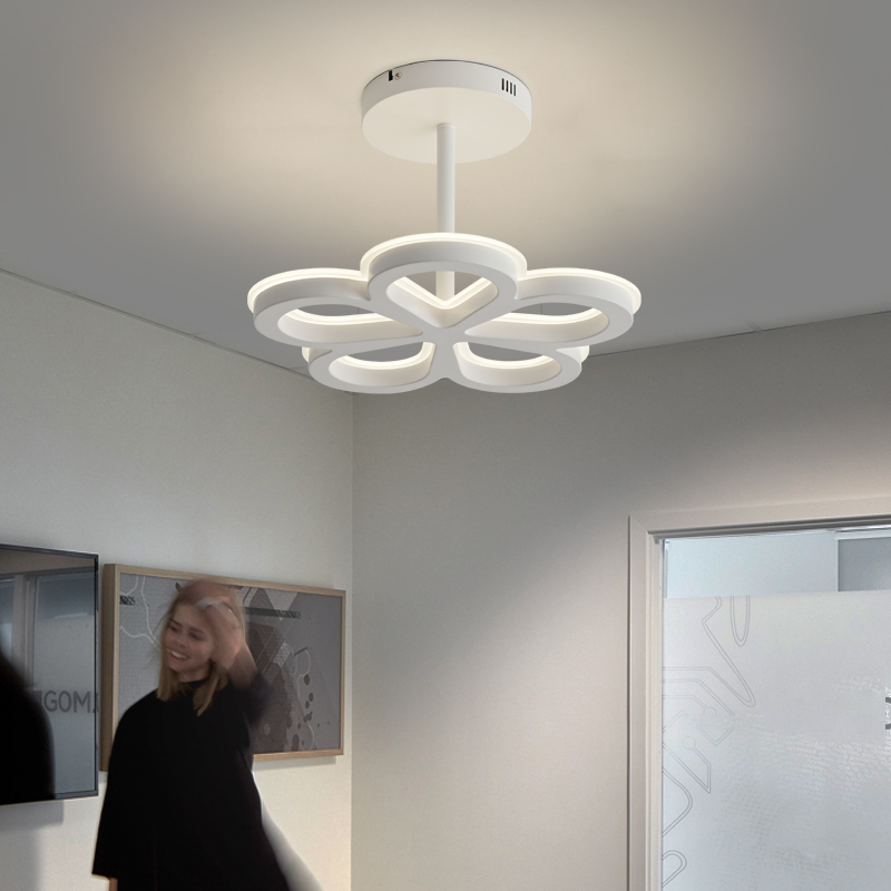 High Quality Flower Shaped Chandelier Pendant Ligh