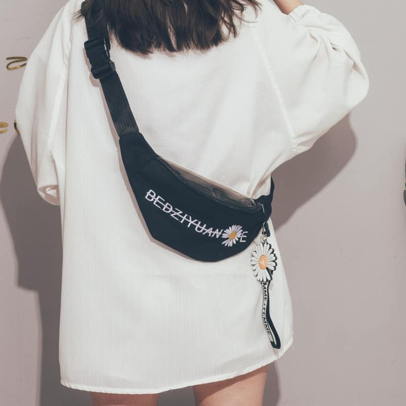 【Clear Stock】Korean Fashion Cute Daisy Couple Canvas Chest Bag