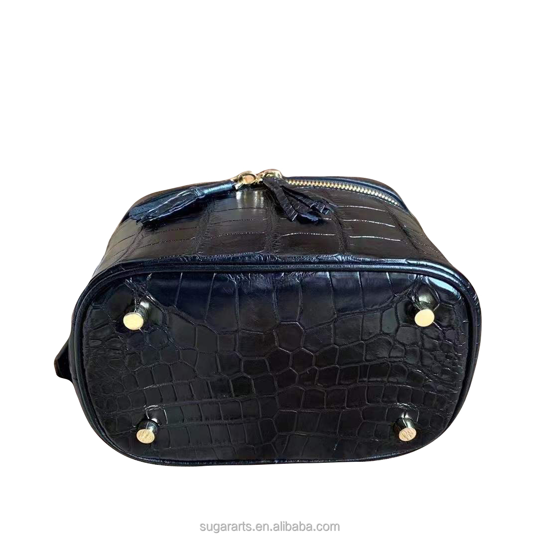 The black Cosmetic bag for  women Cowhide inner material Nile alligator embossed  leather handbag