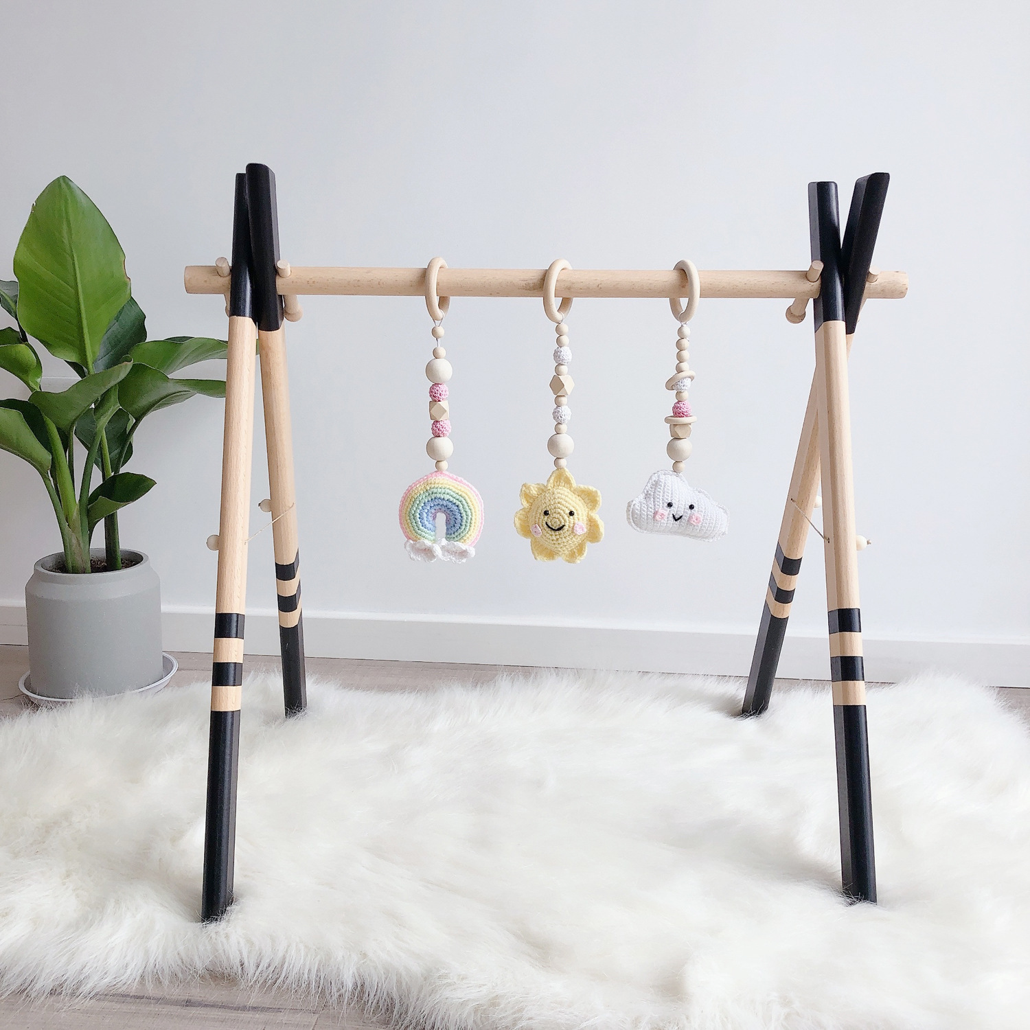 New design solid wood baby play gym toys with hang