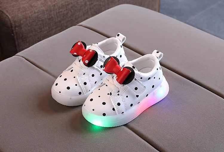 Wholesale Butterfly LED Light Children's Casual Sh