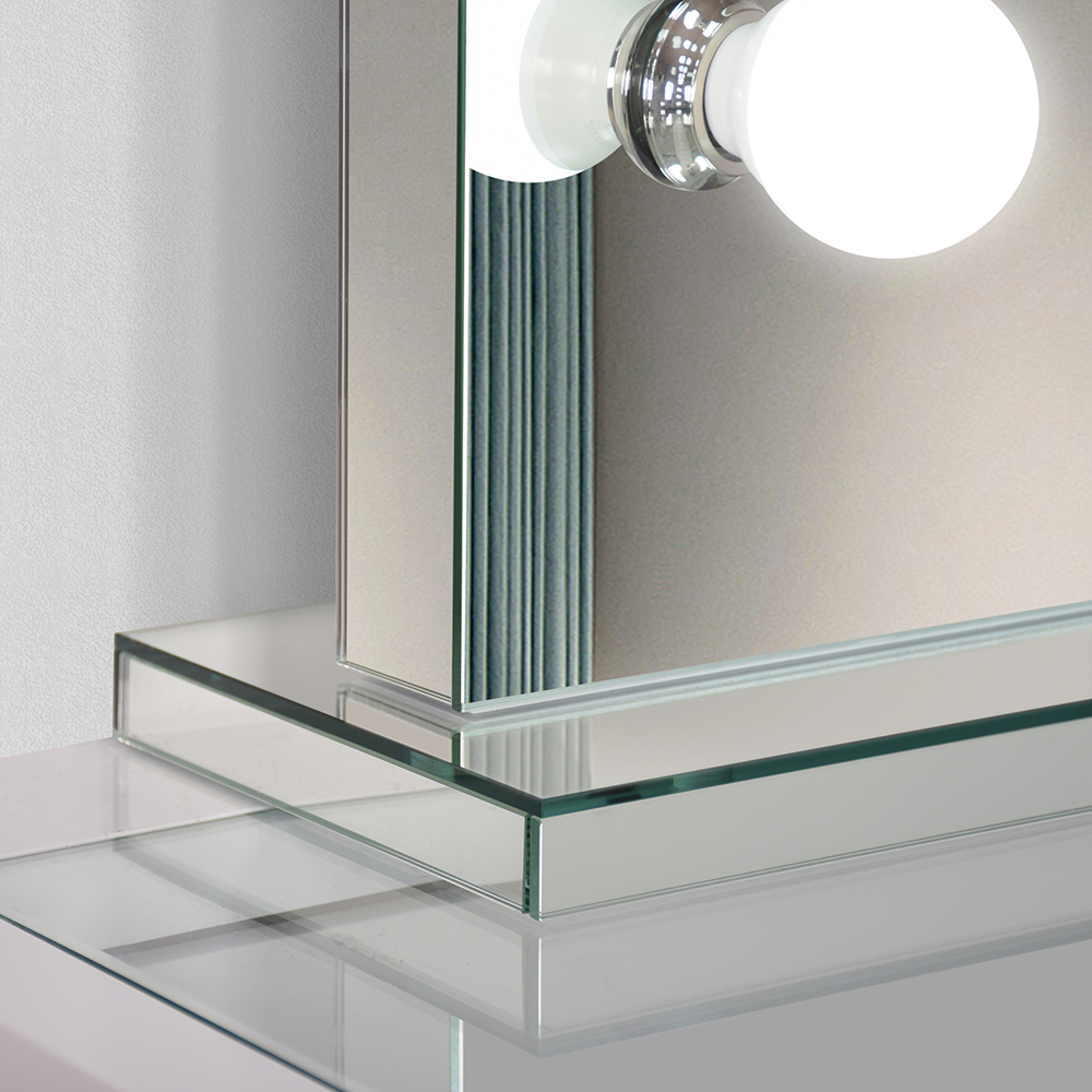 Illuminated hollywood mirror makeup vanity mirror with LED bulbs for daily makeup