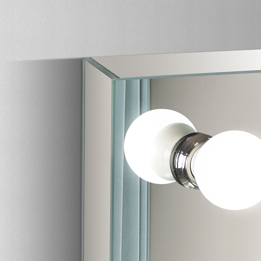 Illuminated hollywood mirror makeup vanity mirror with LED bulbs for daily makeup