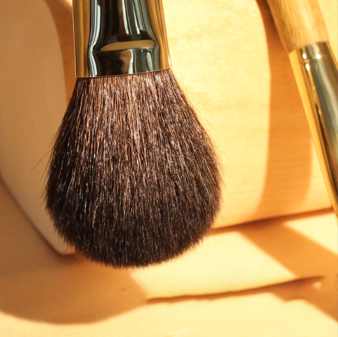 OUMO- 11pcs luxury grey squirrel hair green sandalwood handle makeup brush set with private label  n