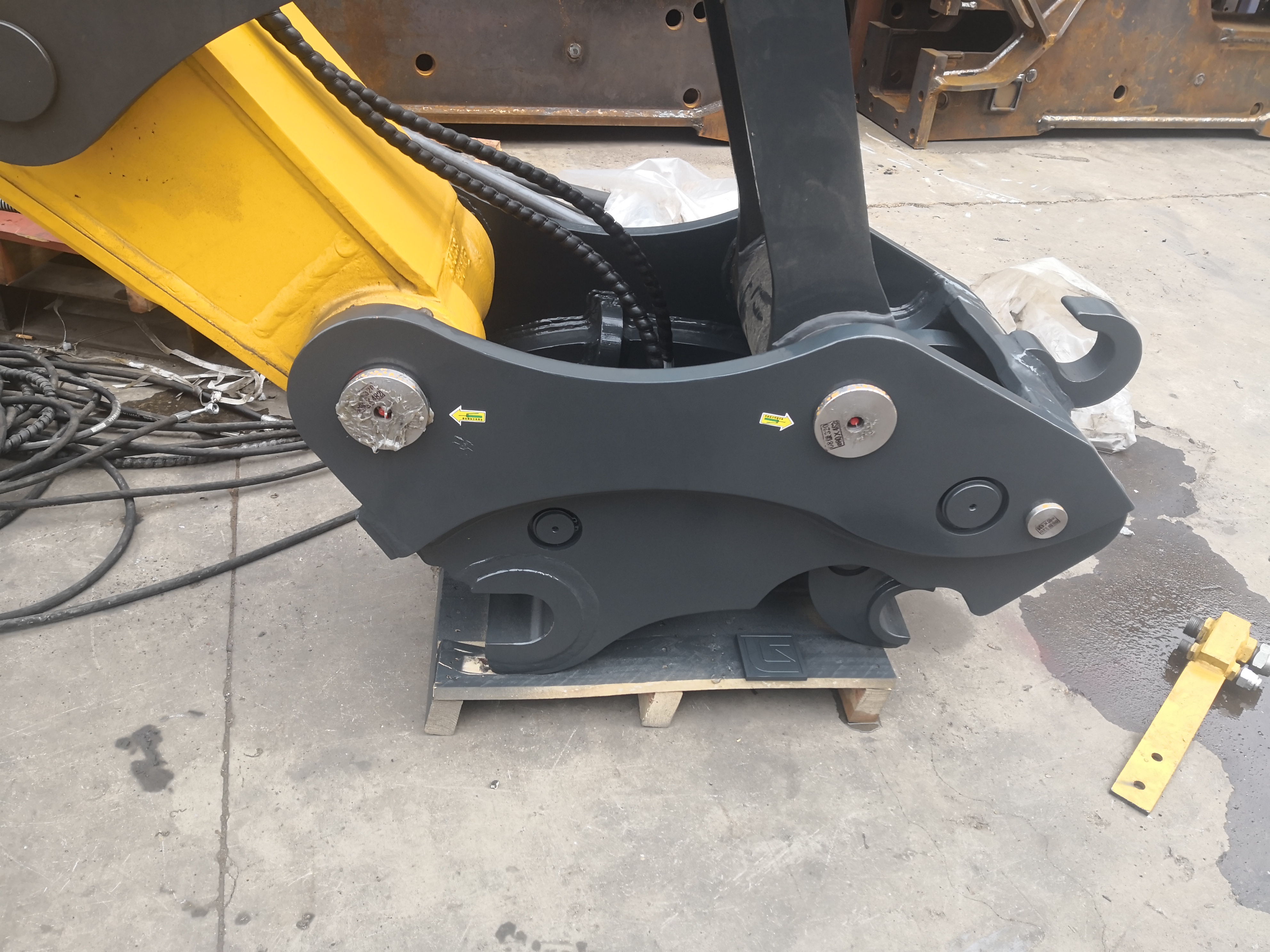 IHI Excavator Quick Hitch XGMA Quick Coupler connecting spare parts with 18 months warranty