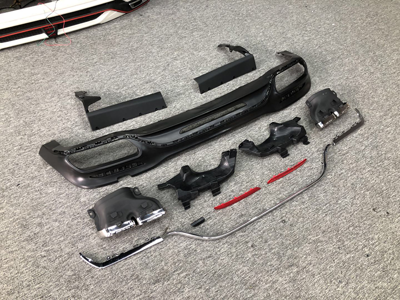 S63 S65 AMG auto parts rear diffuser and exhaust tip for mercedes benz S-class W222 18+