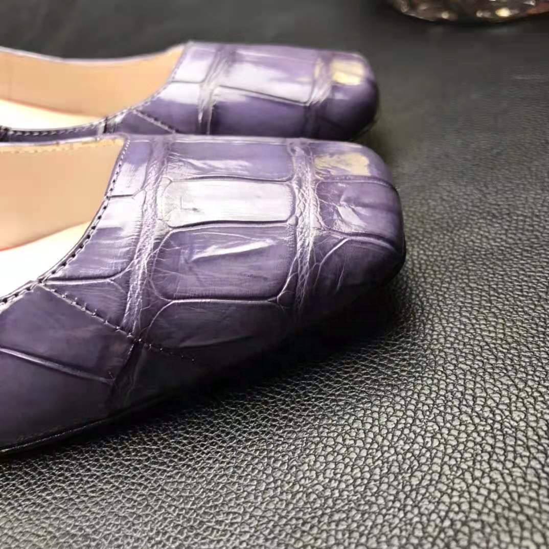 Hot selling crocodile leather pump women low heel 