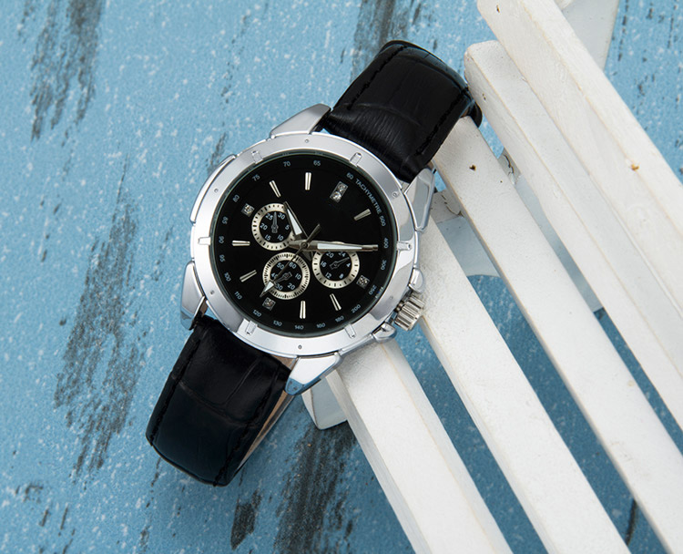 Wholesale fashion quartz watches men or women cust