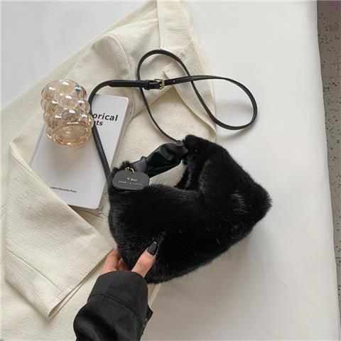 Women Plush Handbag New Fashion Autumn And Winter Fur Bag Versatile Chain Messenger Bag