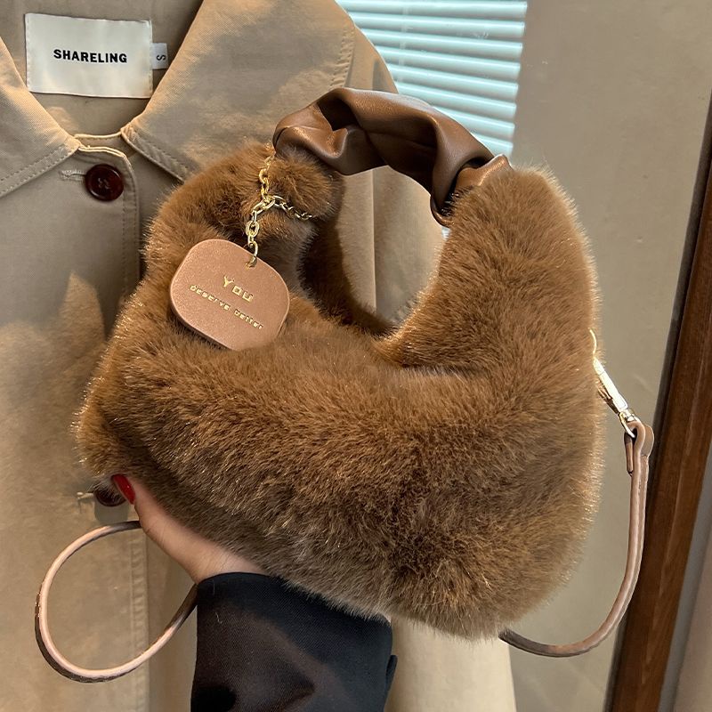 Women Plush Handbag New Fashion Autumn And Winter Fur Bag Versatile Chain Messenger Bag