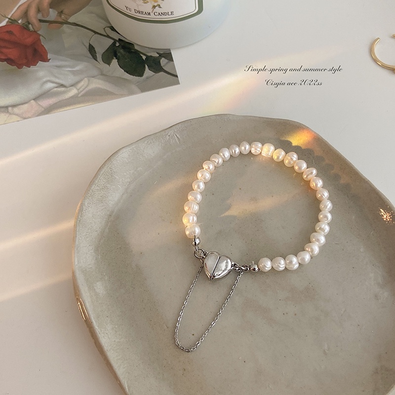 Vintage Fashion Pearl Bracelet Magnetic Heart Bangle Women Jewelry Accessories
