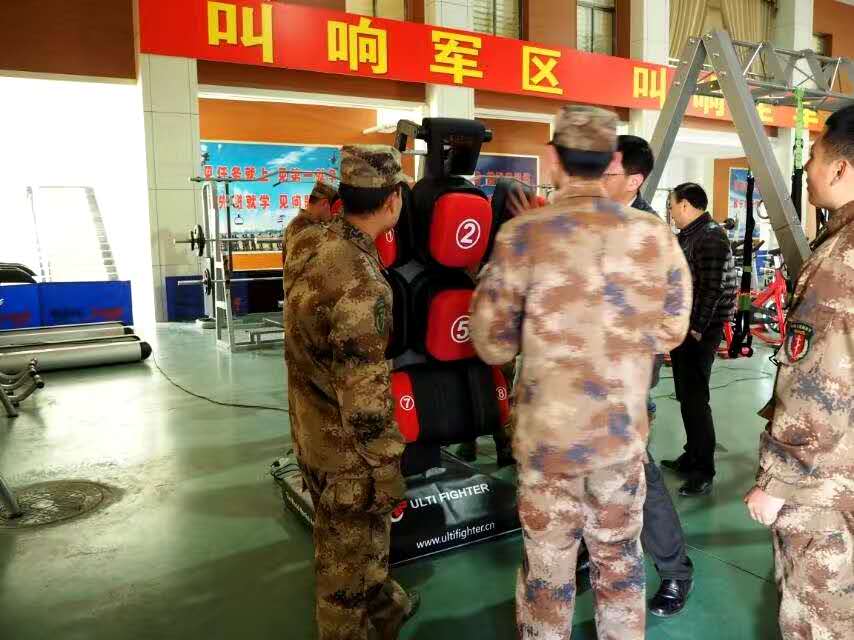 Factory Patented  Interactive Robot martial Dummy Kick Punching Bag Boxing Equipment Machine For Box