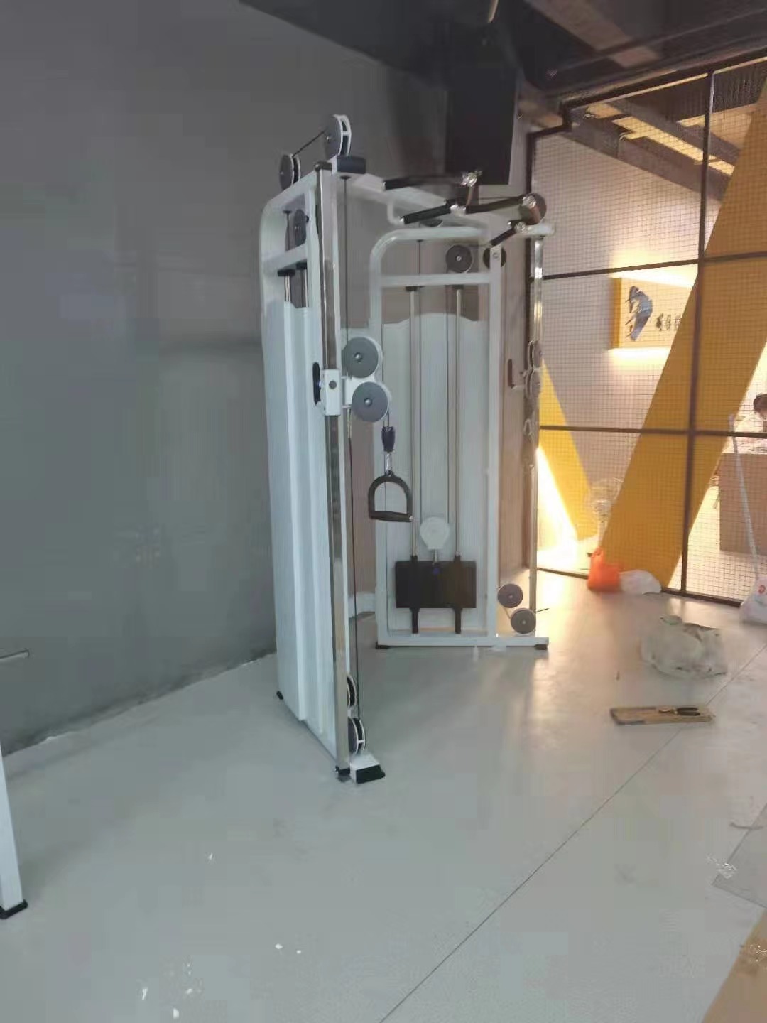 Smith machine multi function gym adjustable cable gym with triceps/chinning/lat/row squat rack