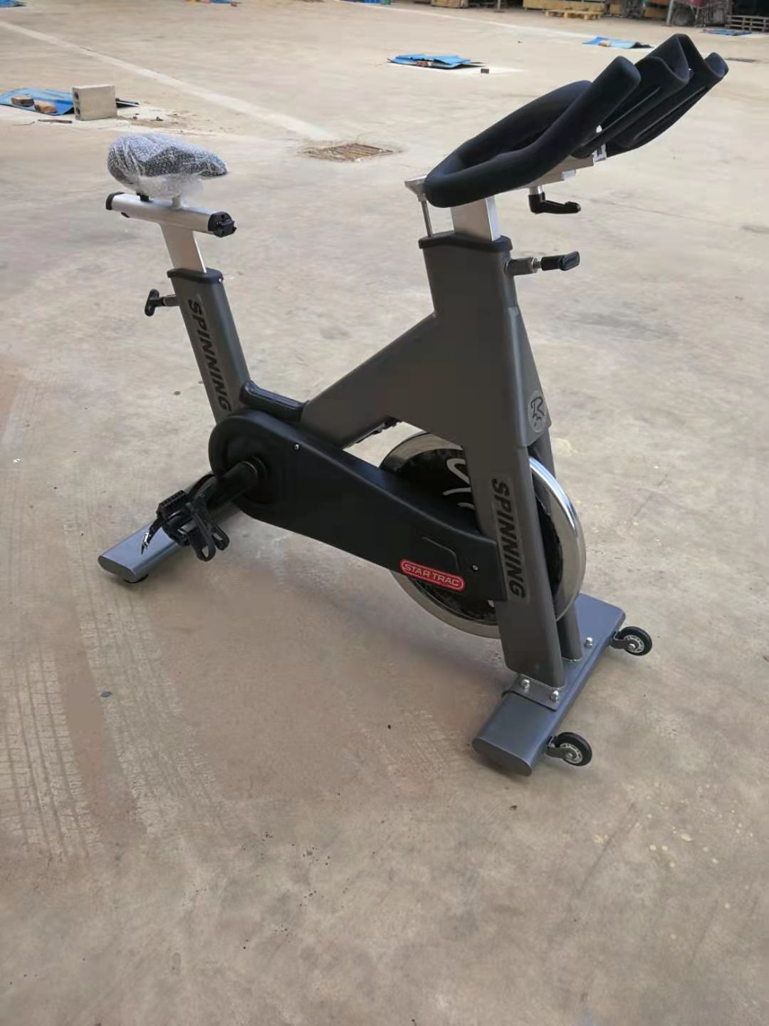 Commercial use fitness equipment sports spin bike equipment hot sale spinning Bike