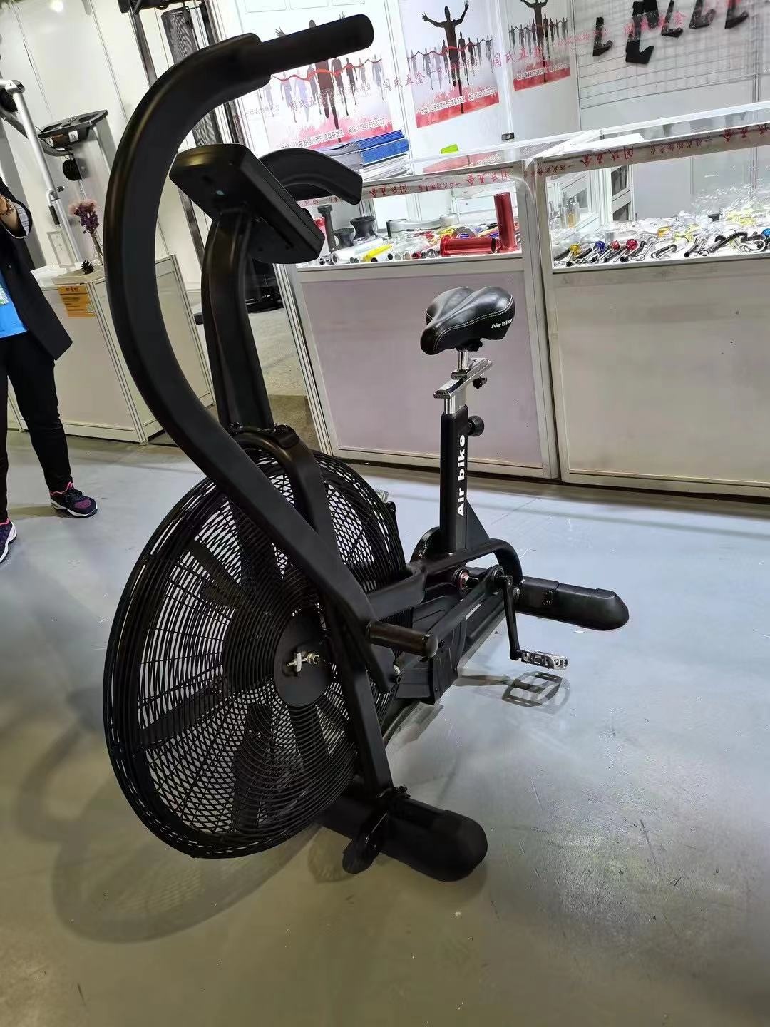 2022 New Design Commercial Gym Equipment Fitness Exercise Air Bike Belt Driven AirBike
