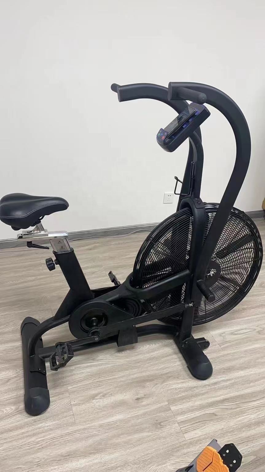 2022 New Design Commercial Gym Equipment Fitness Exercise Air Bike Belt Driven AirBike