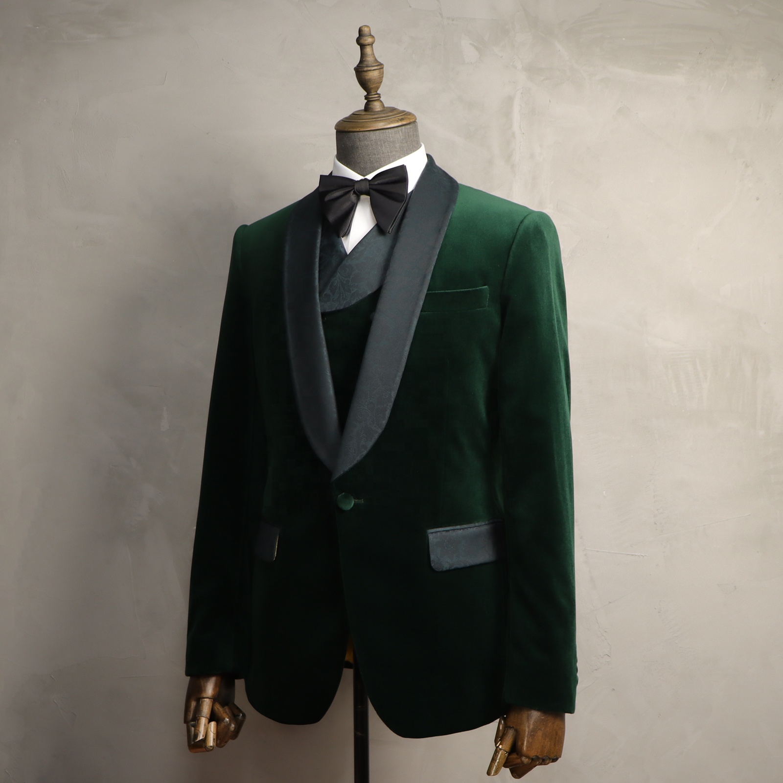 MTM New Design Bespoke Velvet Tuxedo Custom Wedding Suit For Man Luxuriant Shawl Lapel Green Mens Dr