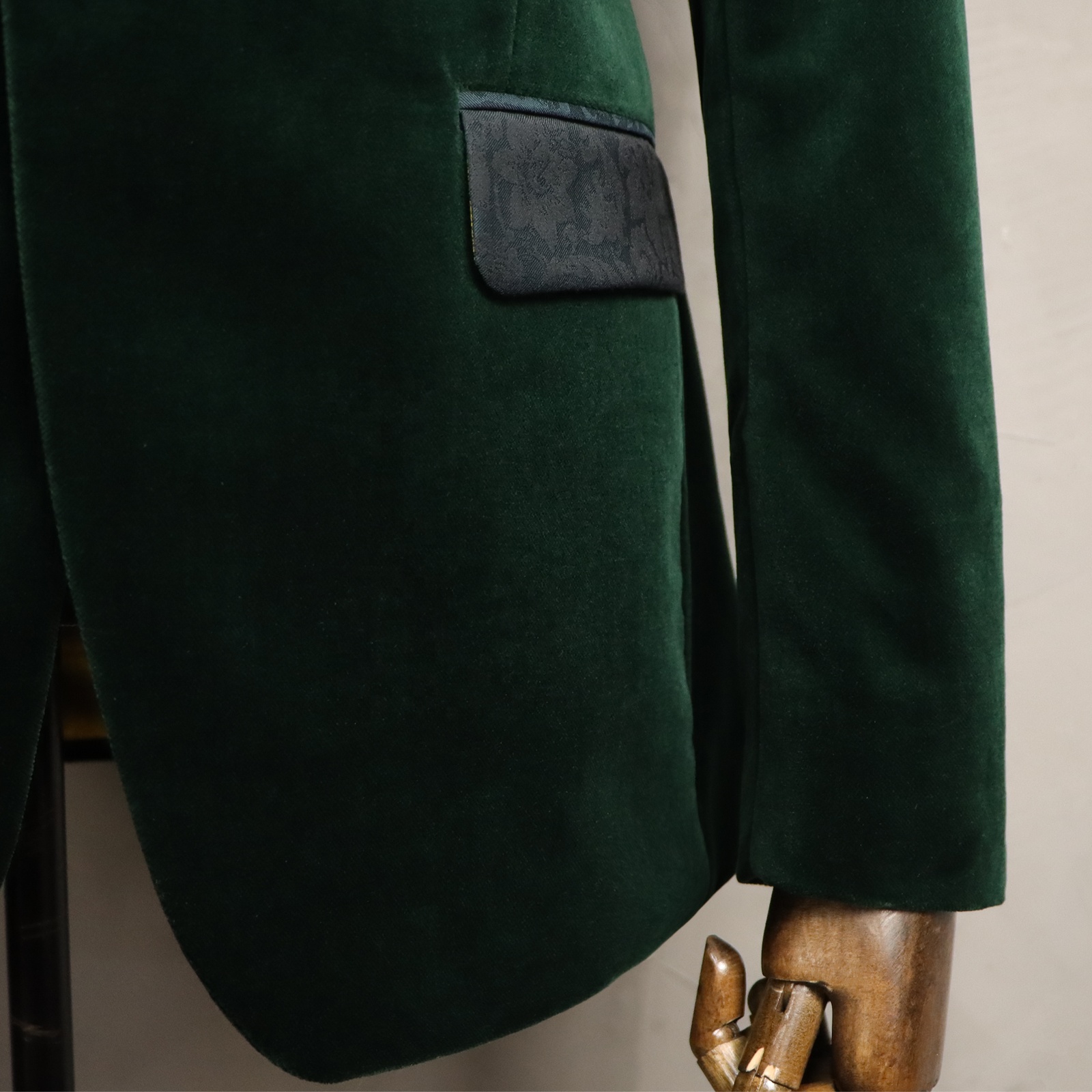MTM New Design Bespoke Velvet Tuxedo Custom Wedding Suit For Man Luxuriant Shawl Lapel Green Mens Dr