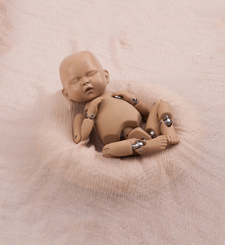 Baby silicone reborn simulation doll helps new parents practice taking care of the doll model