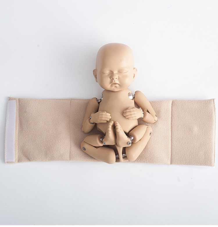 Baby silicone reborn simulation doll helps new parents practice taking care of the doll model
