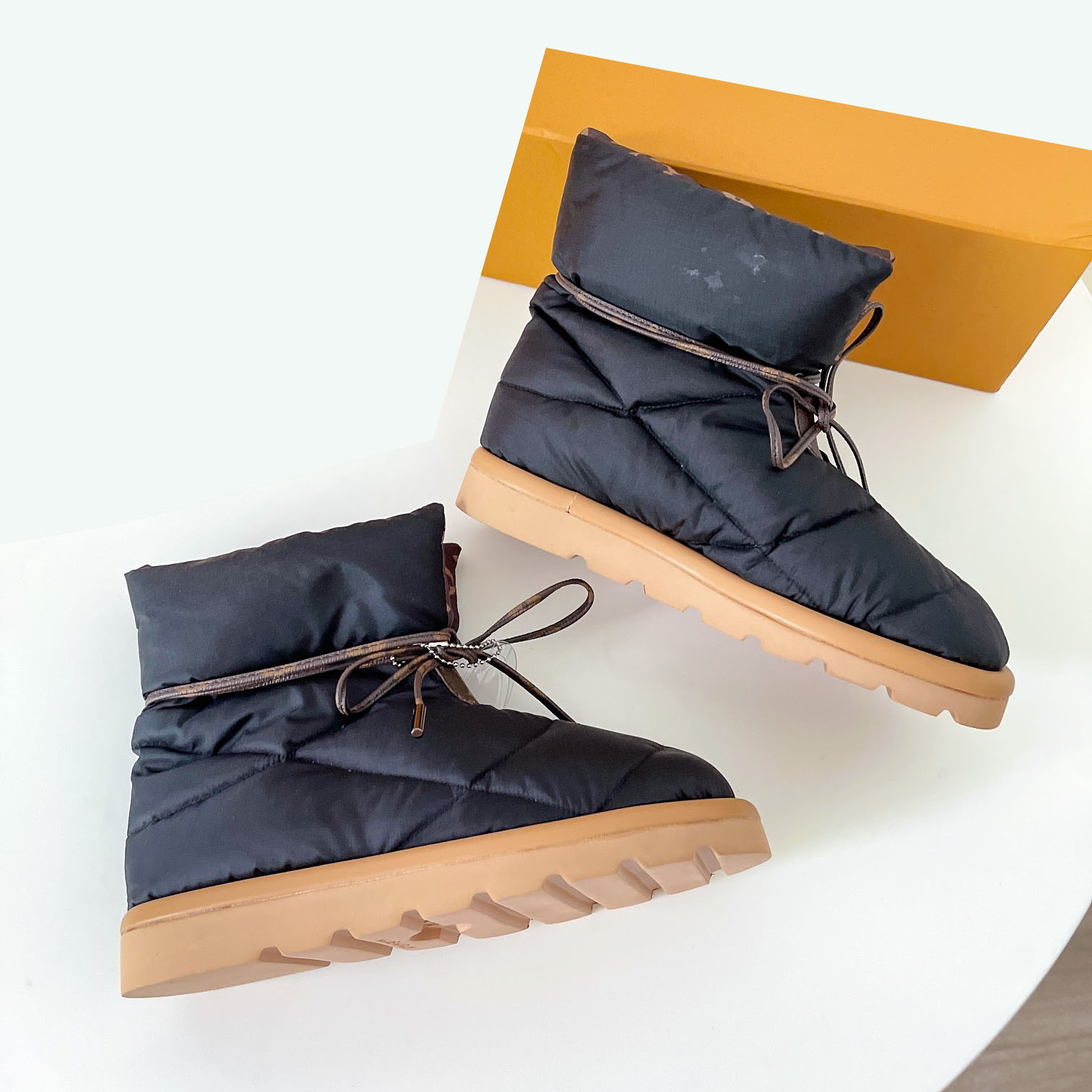 2022 New Sexy Padded Cotton Waterproof Shoes Female Cozy Down Warm Snow Boots