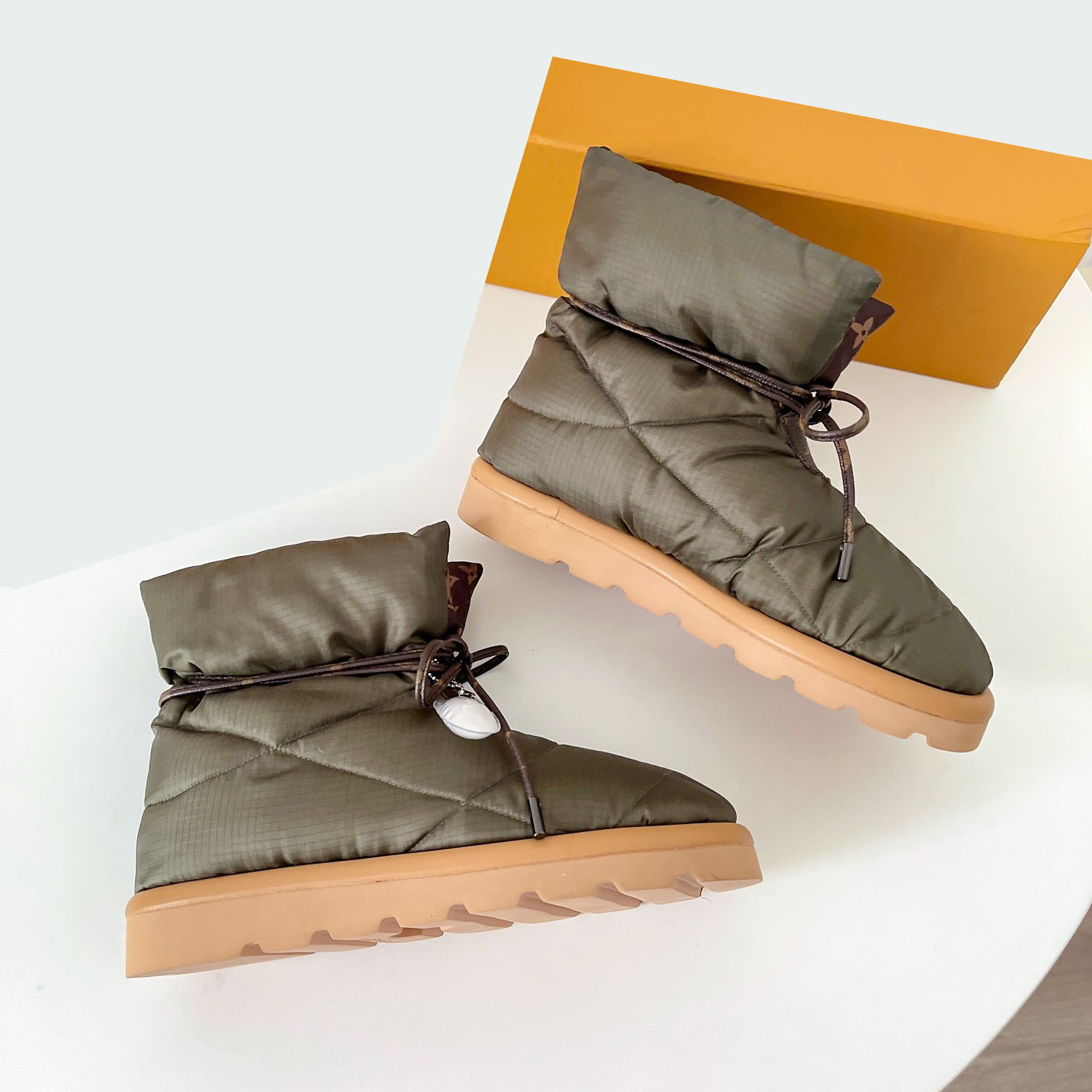 2022 New Sexy Padded Cotton Waterproof Shoes Female Cozy Down Warm Snow Boots