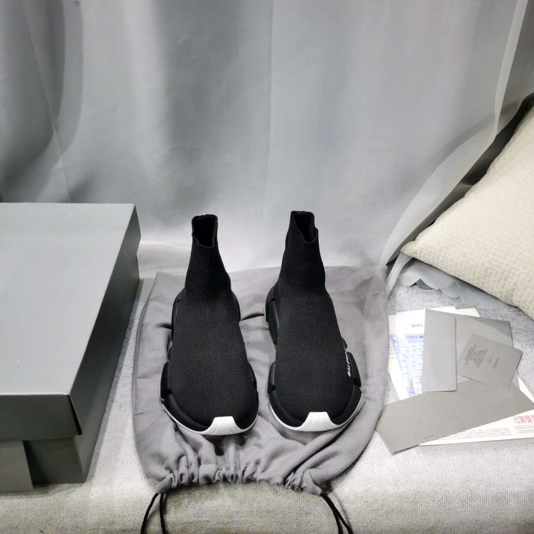 2021 Wholesale High Quality Fashionable Best-selling Brand Trainers Men Women Casual  Sock Shoes