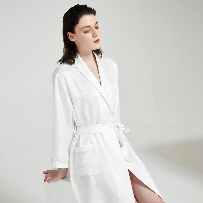 Wholesale Luxury Silk Satin 100% 6A Grade Silk Sleepwear Sexy Women'S Silk Night Dress Robe Pajamas