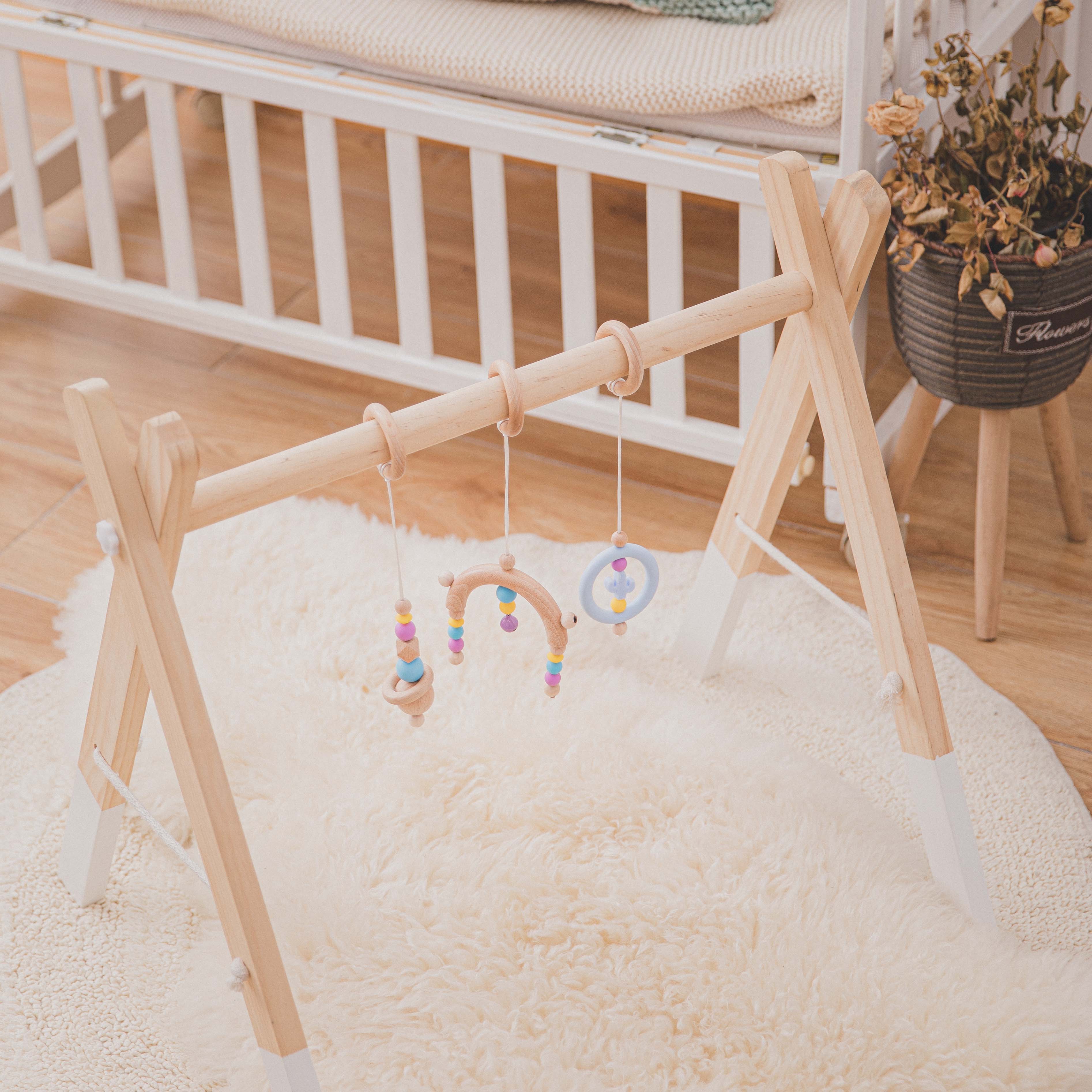 Cartoon Wooden Baby Gym Rack Hanging Baby Playing 