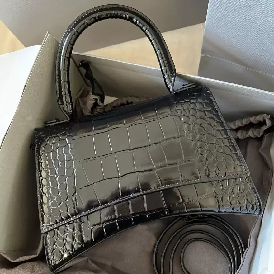 Designer Bags Women's  Crocodile Pattern Trendy Shoulder Crossbody Bags Half Moon Luxury Handle Leat