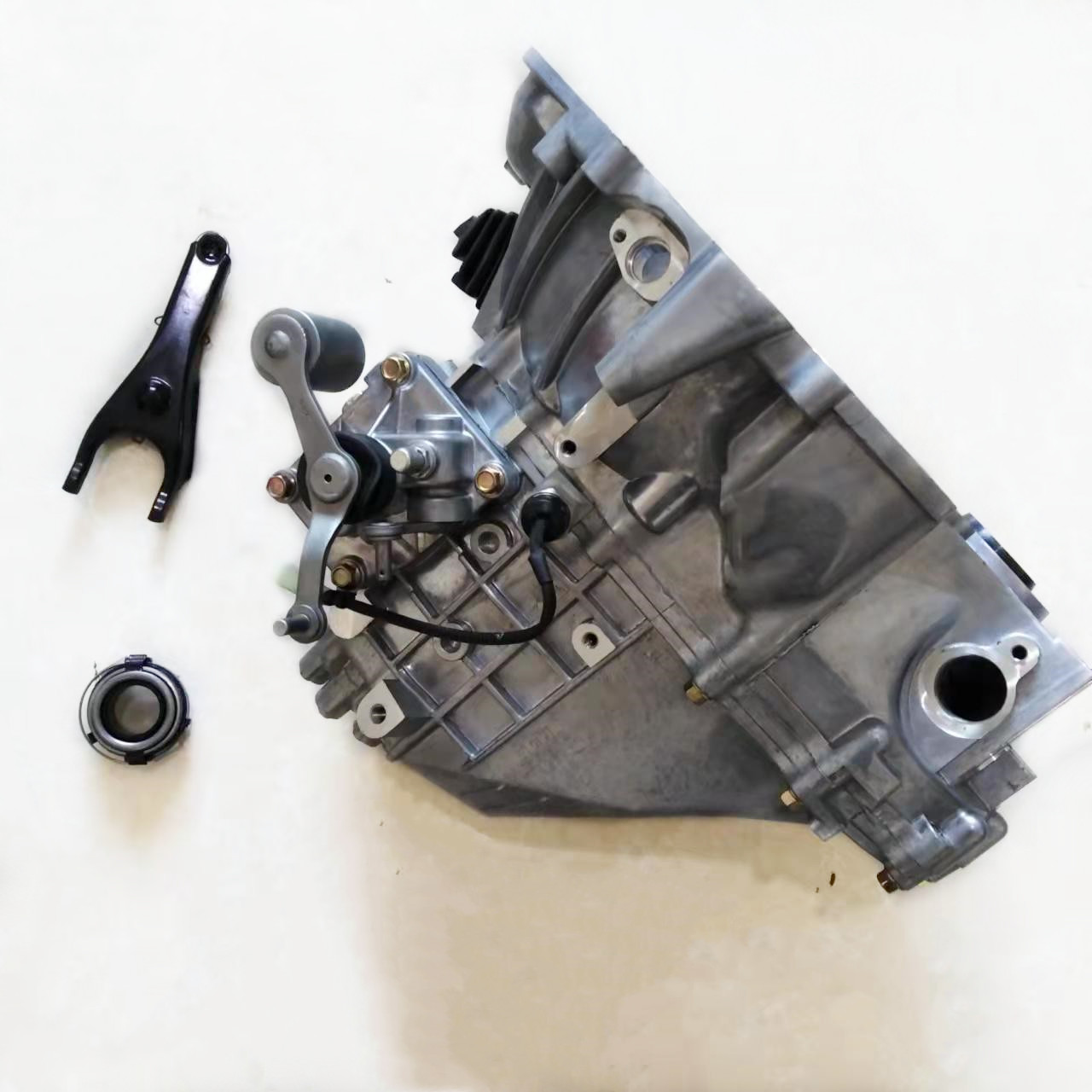 GEELY AUTO PARTS TRANSMISSION ASSY 3000000006-01 Geely Spare Parts:Emgrand EC7 (hatchback), Emgrand 