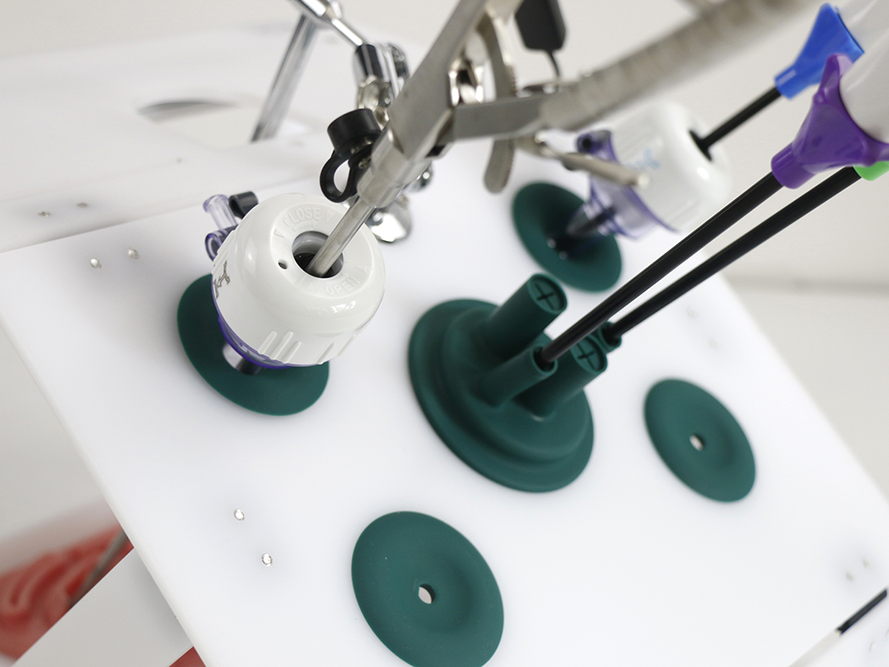 Laparoscopic Trainer Without Camera For Ipad,Iphone,Smart Phones,Other Pads For Surgical Training