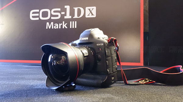C.  ano   nEOS-1D X Mark III DSLR Camera (Body Only)